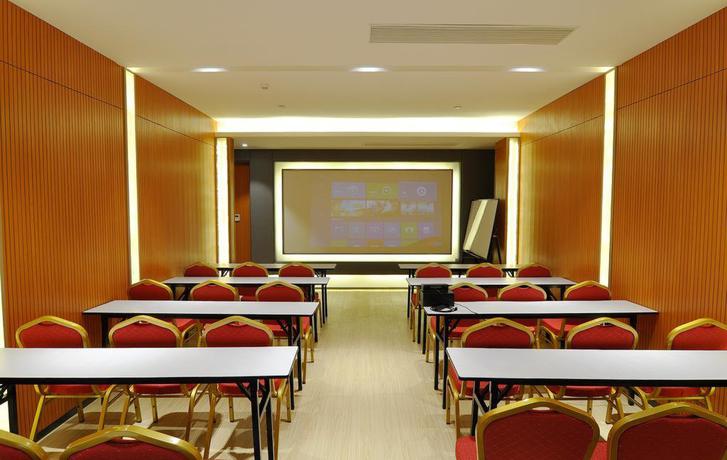 Imagen de los interiores del Hotel Weito. Foto 9