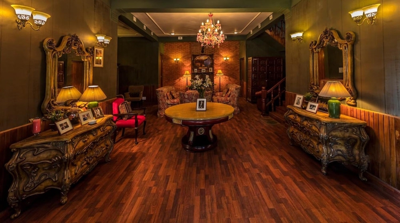 Imagen de los interiores del Hotel WelcomHeritage Judge\'s Court. Foto 15