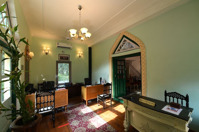 Imagen de los interiores del Hotel WelcomHeritage Judge\'s Court. Foto 16