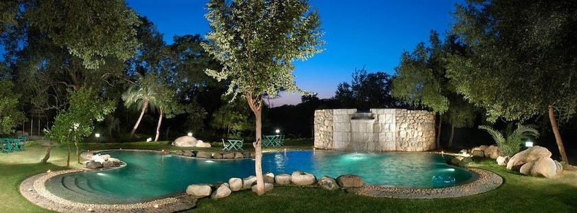 Imagen de la piscina del Hotel WelcomHeritage Maharani Bagh Orchard Retreat. Foto 19