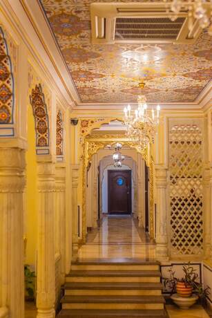 Imagen general del Hotel WelcomHeritage Traditional Haveli, JAIPUR. Foto 12