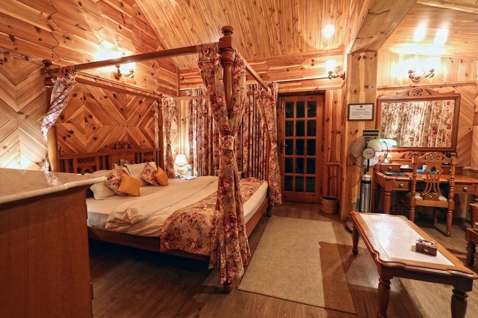 Imagen de la habitación del Hotel WelcomHeritage Urvashi\'s Retreat. Foto 1