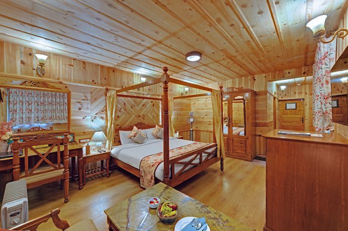 Imagen de la habitación del Hotel WelcomHeritage Urvashi\'s Retreat. Foto 12