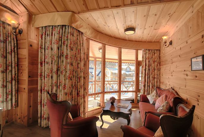 Imagen de la habitación del Hotel WelcomHeritage Urvashi\'s Retreat. Foto 17