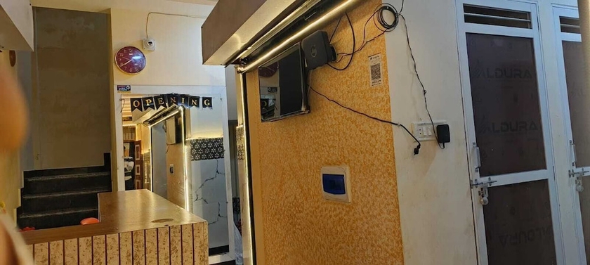 Imagen de los interiores del Hotel Welcome Guest House, Ujjain. Foto 9