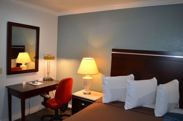 Imagen de la habitación del Hotel Welcome Inn, Corona. Foto 2