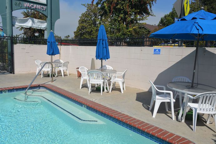 Imagen de la piscina del Hotel Welcome Inn on Colorado Blvd. Foto 19