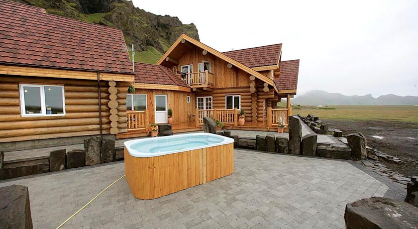 Imagen de los exteriores del Hotel Welcome Lambafell. Foto 6