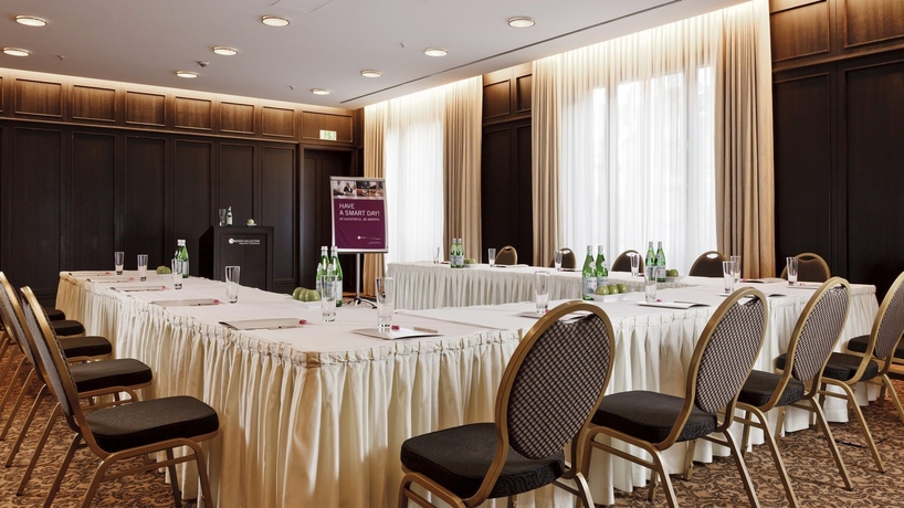 Imagen de los interiores del Hotel Welcome Parkhotel Euskirchen. Foto 12