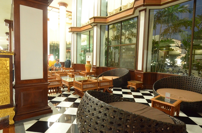 Imagen de los interiores del Hotel Welcome Plaza. Foto 10