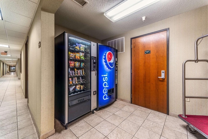 Imagen de los interiores del Hotel Welcome Suites. Foto 16