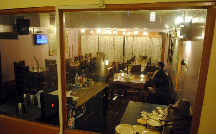 Imagen del bar/restaurante del Hotel Welcome at Gulmarg. Foto 3