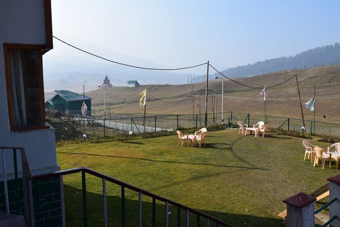 Imagen de los exteriores del Hotel Welcome at Gulmarg. Foto 13