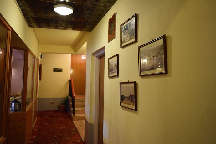 Imagen de los interiores del Hotel Welcome at Gulmarg. Foto 15