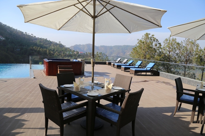 Imagen de la piscina del Hotel Welcomheritage Glenview Resort. Foto 17