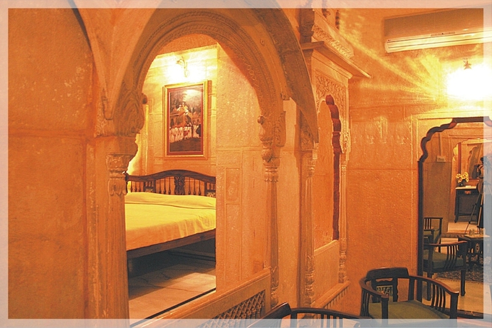 Imagen de la habitación del Hotel Welcomheritage Mandir Palace. Foto 3