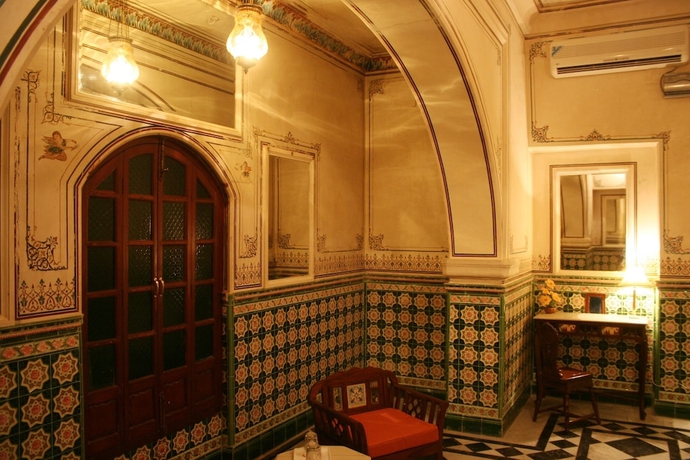 Imagen de la habitación del Hotel Welcomheritage Mandir Palace. Foto 13