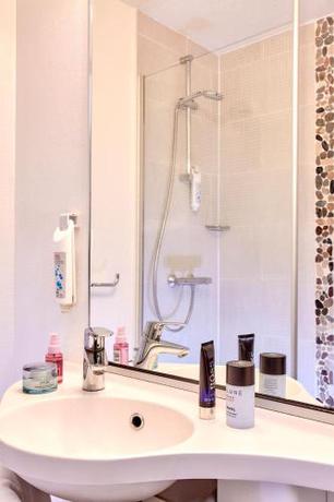 Imagen de la habitación del Hotel Welcomotel Les Mureaux. Foto 5