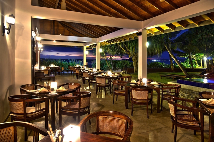 Imagen del bar/restaurante del Hotel Weligama Bay Resort. Foto 5