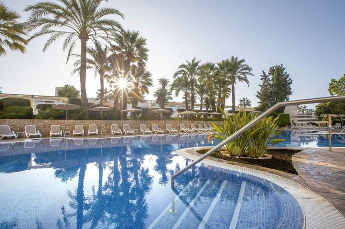 Imagen de la piscina del Hotel Welikehotel Marfil Playa. Foto 17