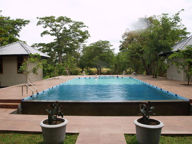 Imagen de la piscina del Hotel Welimaluwa Resort. Foto 15