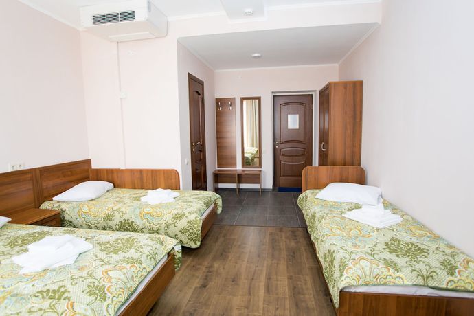 Imagen de la habitación del Hotel Well, Chemburka. Foto 19