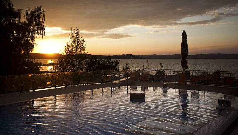 Imagen de la piscina del Hotel Wellamarin. Foto 10