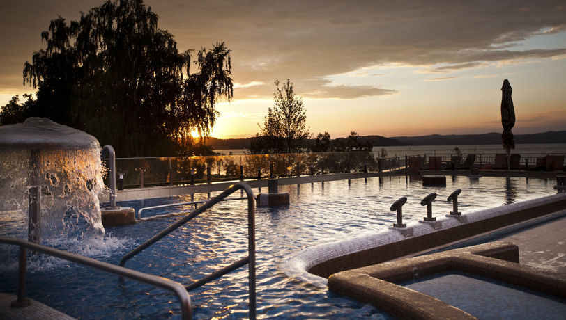 Imagen de la piscina del Hotel Wellamarin. Foto 16