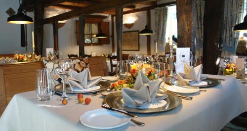 Imagen del bar/restaurante del Hotel Wellings Romantik Zur Linde. Foto 12