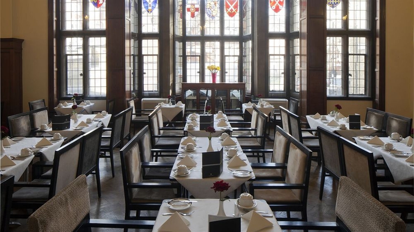 Imagen del bar/restaurante del Hotel Wellington By Blue Orchid. Foto 2