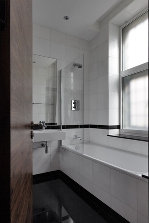 Imagen de la habitación del Hotel Wellington By Blue Orchid. Foto 4