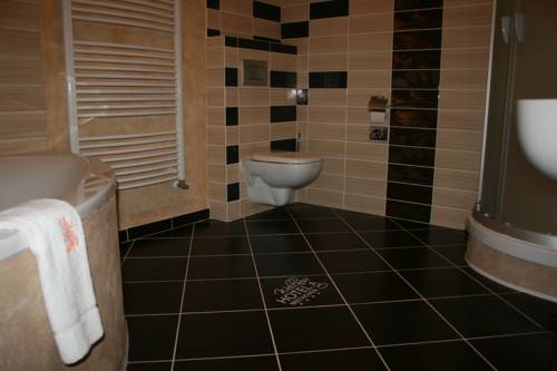 Imagen de la habitación del Hotel Wellness Beethoven. Foto 14