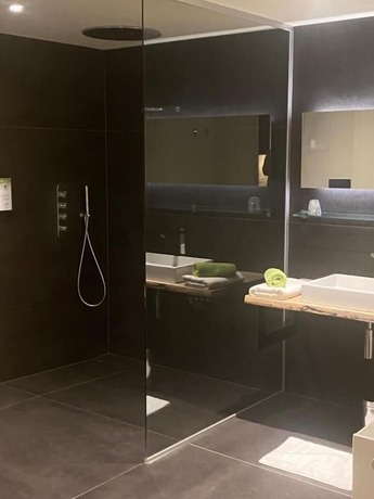 Imagen de la habitación del Hotel Wellness Eau de Roche. Foto 18