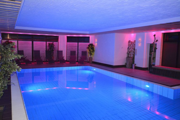 Imagen de la piscina del Hotel Wellness Garni Krone. Foto 14
