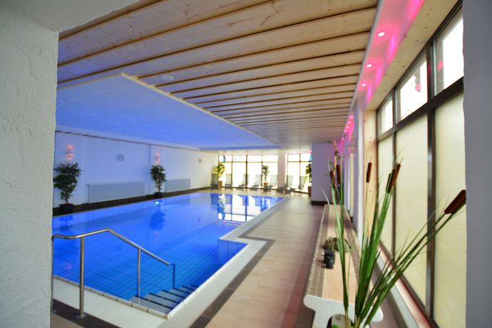Imagen de la piscina del Hotel Wellness Garni Krone. Foto 19