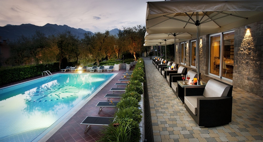 Imagen de la piscina del Hotel Wellness Hotel Casa Barca. Foto 9