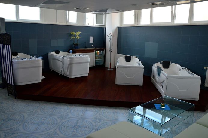 Imagen de la piscina del Hotel Wellness Luzan. Foto 20
