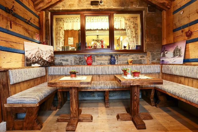 Imagen de los exteriores del Hotel Wellness Penzión Strachan. Foto 11