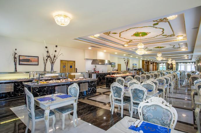 Imagen del bar/restaurante del Hotel Wellness Santa Hotel - Adults Only. Foto 2