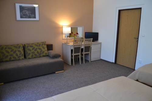 Imagen de la habitación del Hotel Wellness Sauna. Foto 6