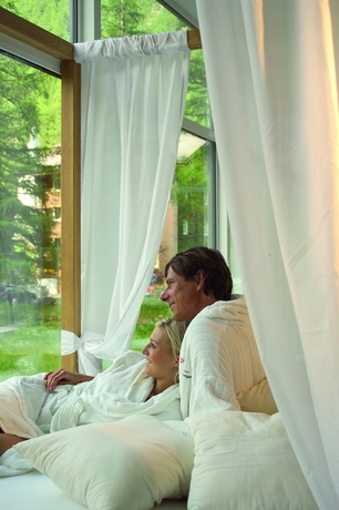 Imagen de la piscina del Hotel Wellness Spa Pirmin Zurbriggen. Foto 17