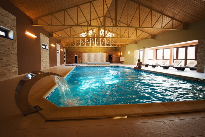Imagen de la piscina del Hotel Wellness Spark. Foto 10