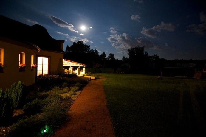 Imagen de los exteriores del Hotel Wellness Spark. Foto 9