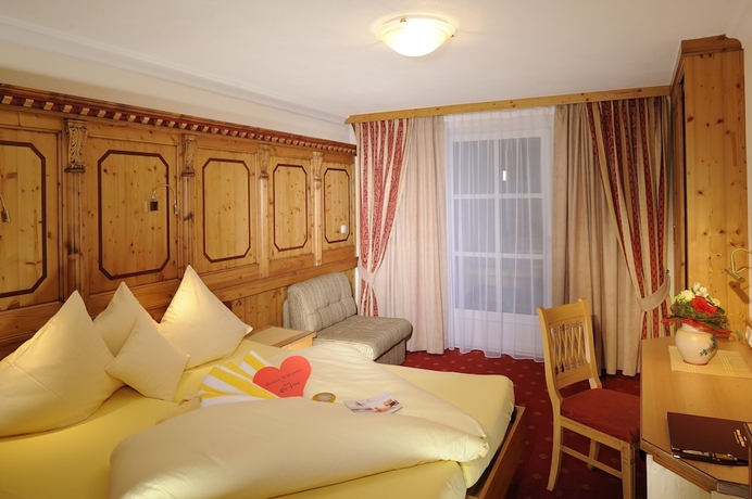 Imagen de la habitación del Hotel Wellness and Beauty Alte Post. Foto 3