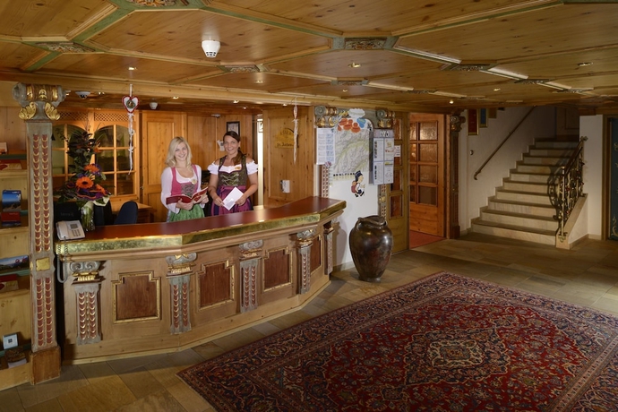 Imagen de los interiores del Hotel Wellness and Beauty Alte Post. Foto 19