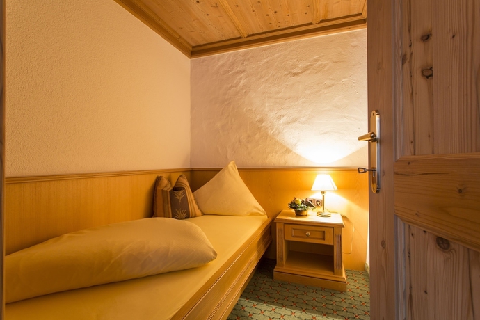 Imagen de la habitación del Hotel Wellness and Beauty Alte Post. Foto 16