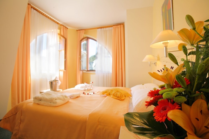 Imagen de la habitación del Hotel Wellness and Spa Ambiente. Foto 3