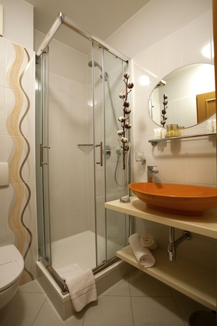Imagen de la habitación del Hotel Wellness and Spa Ambiente. Foto 4
