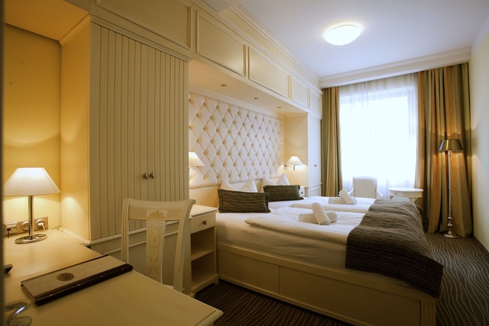 Imagen de la habitación del Hotel Wellness and Spa Ambiente. Foto 6