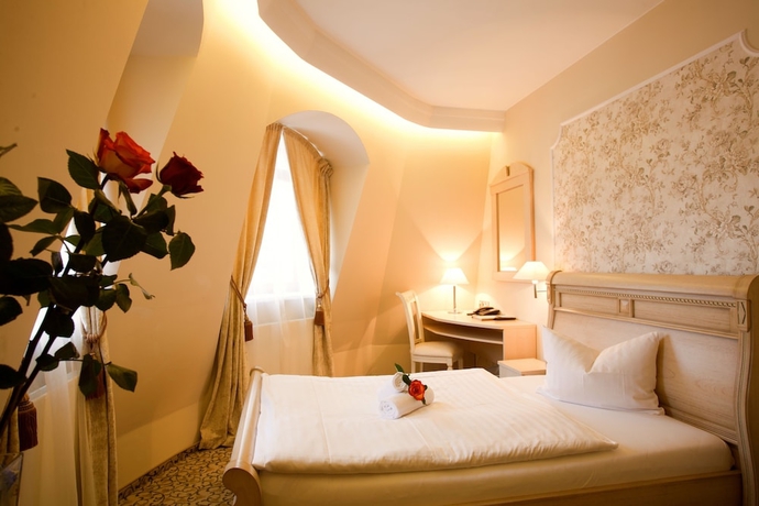 Imagen de la habitación del Hotel Wellness and Spa Ambiente. Foto 8